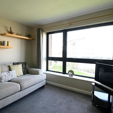 Апартаменты Sec/ Hydro Two Bed Flat With Free Parking And Great View Глазго Экстерьер фото